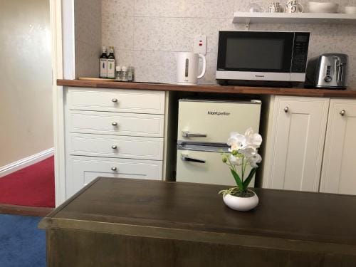 Railway Avenue Rooms Hotel in Clifden