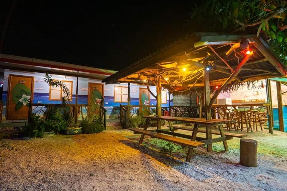 Moorea Vaiare Lodge Capsule hotel in Moorea-Maiao