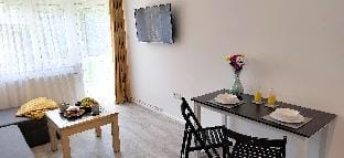 Modern 2 BR Apartment near Town Hotel in Forest Heath District