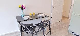 Modern 2 BR Apartment near Town Hotel in Forest Heath District
