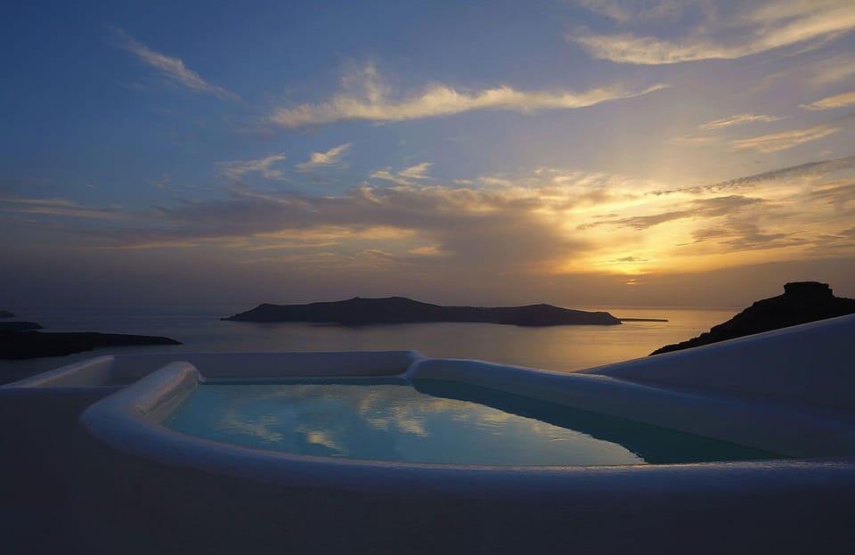 Mirabo Luxury Villas Hotel in Thera
