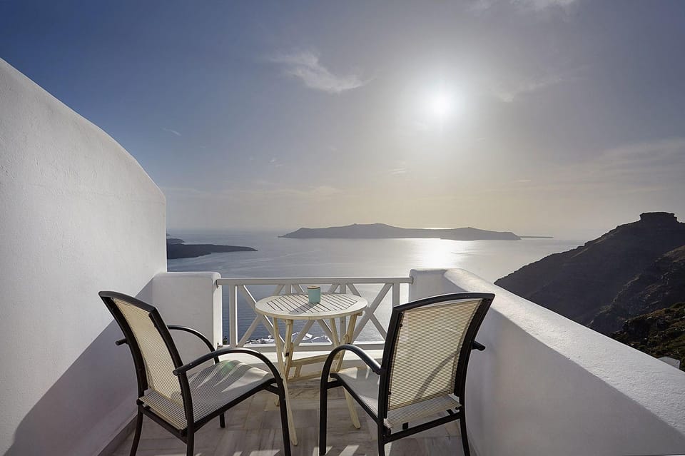 Mirabo Luxury Villas Hotel in Thera