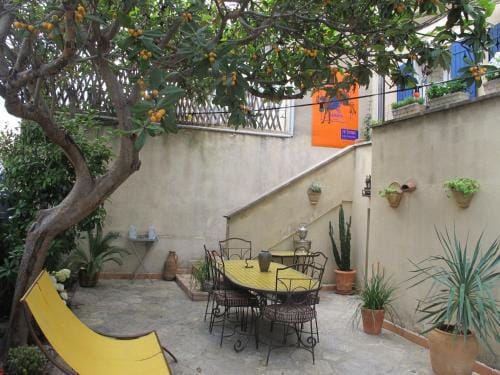 tombe la nefle Hotel in Avignon