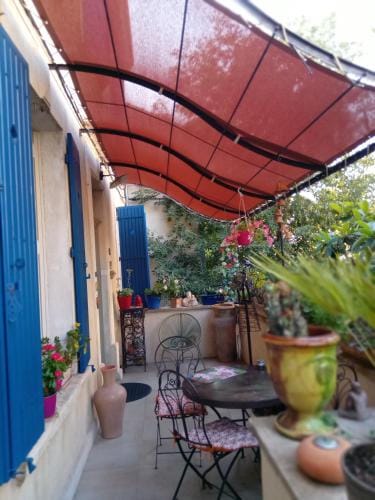 tombe la nefle Hotel in Avignon