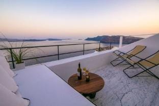 Platis Residence Villa Hotel in Oia