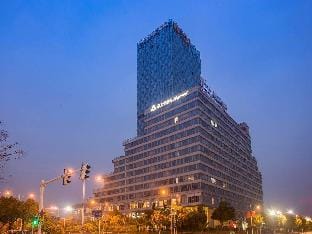 Magnotel Business Zhenjiang South Railway Station Greenland Square Hotel in Jiangsu