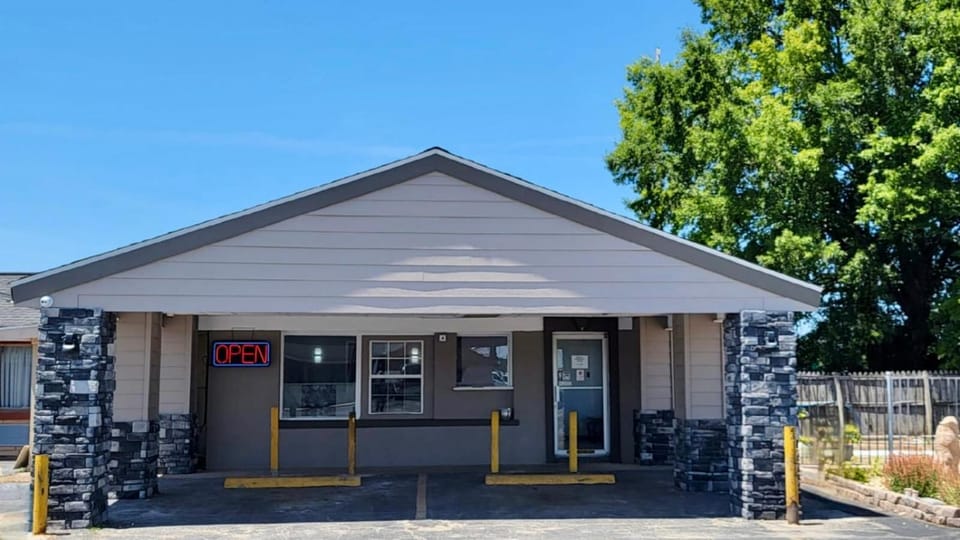 Budget Inn & Suites Motel in Florence