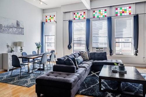 Greely Gaslamp - Loft W Parking & 4 Beds #201 Hotel in Gaslamp Quarter