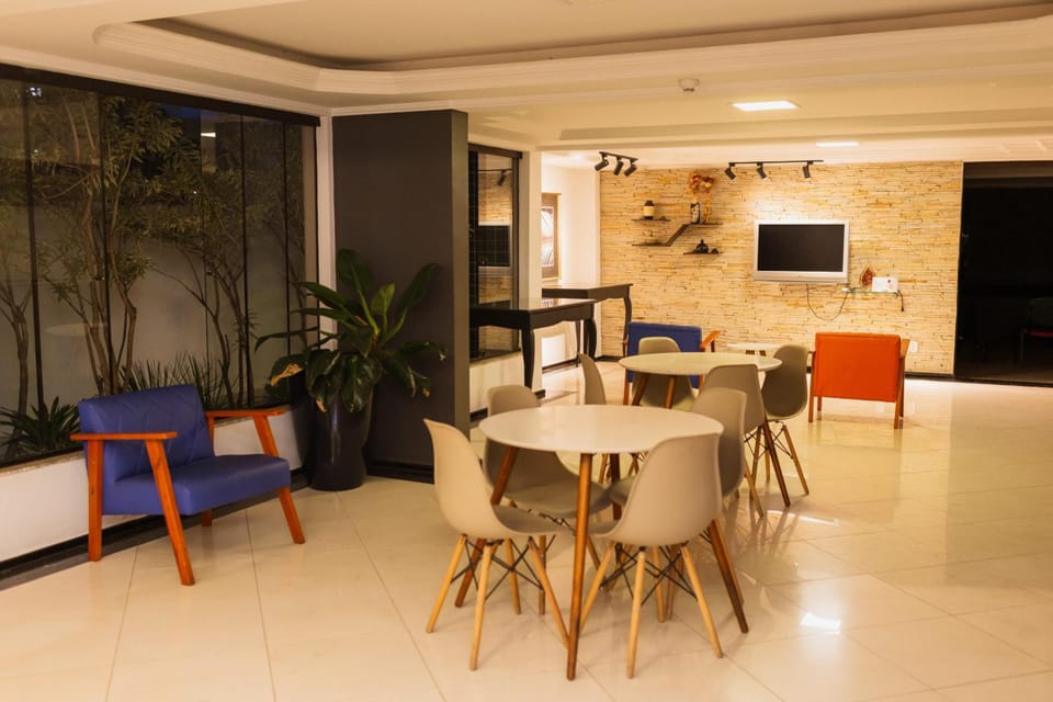 Shared lounge/TV area