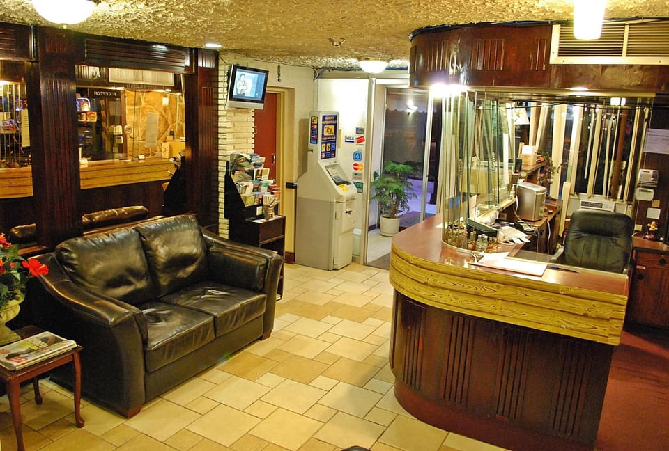 Chomedey Inn Motel in Laval