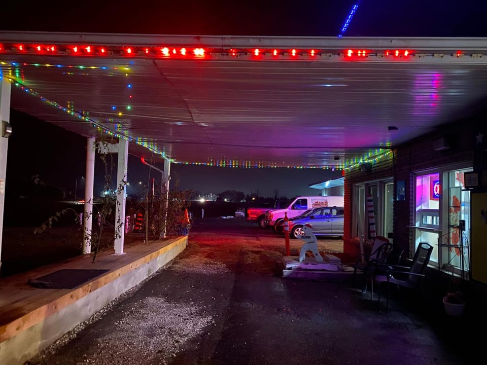 Pleasant Stay Motel Motel in Brant