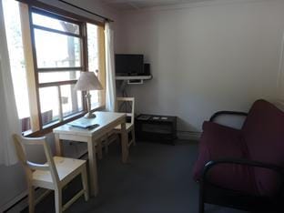Dwight Riverside Inn Motel in Lake of Bays