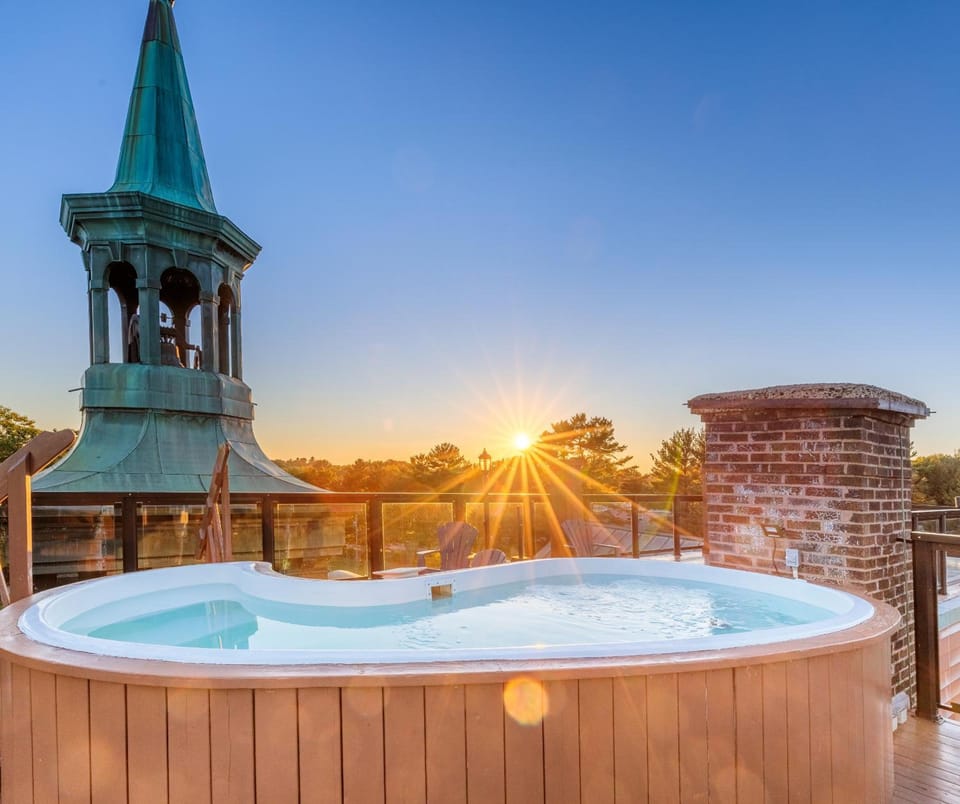 Hotel Montfort Hotel in Quebec
