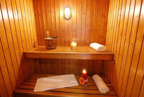 Hotel La Gazelle Hotel in Besse-et-Saint-Anastaise