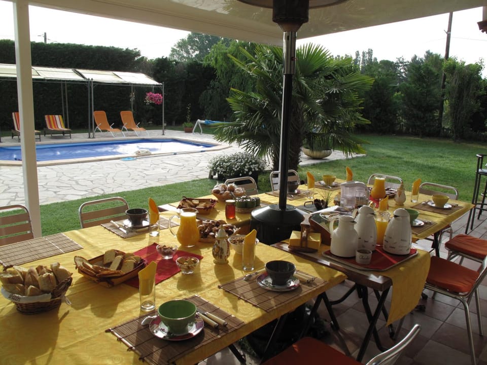 L'etape Provencale Hotel in Cabriès