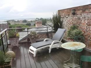 Logis Saint-Leonard Hotel in Honfleur