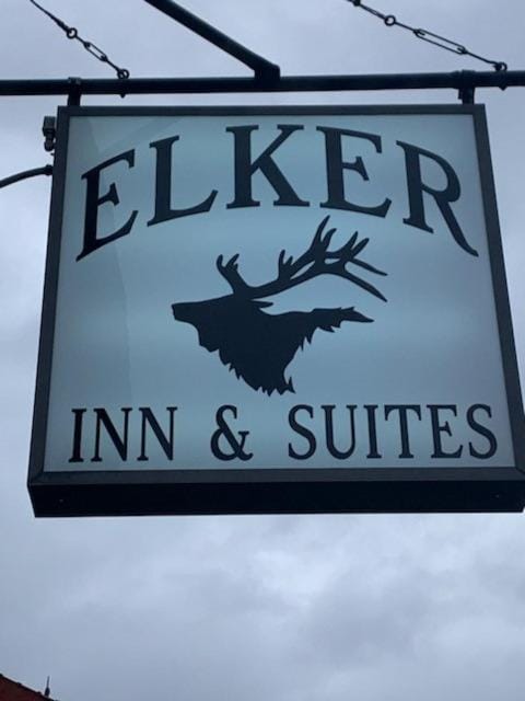 Elker Inn & Suites Hotel in Allegheny River