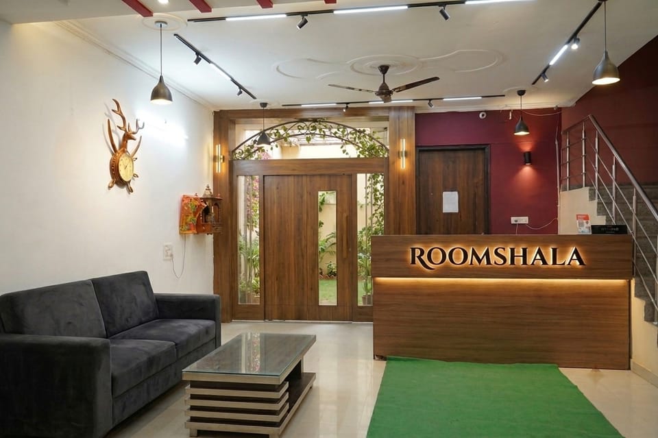 Roomshala 002 Rose Residency Hotel in Delhi