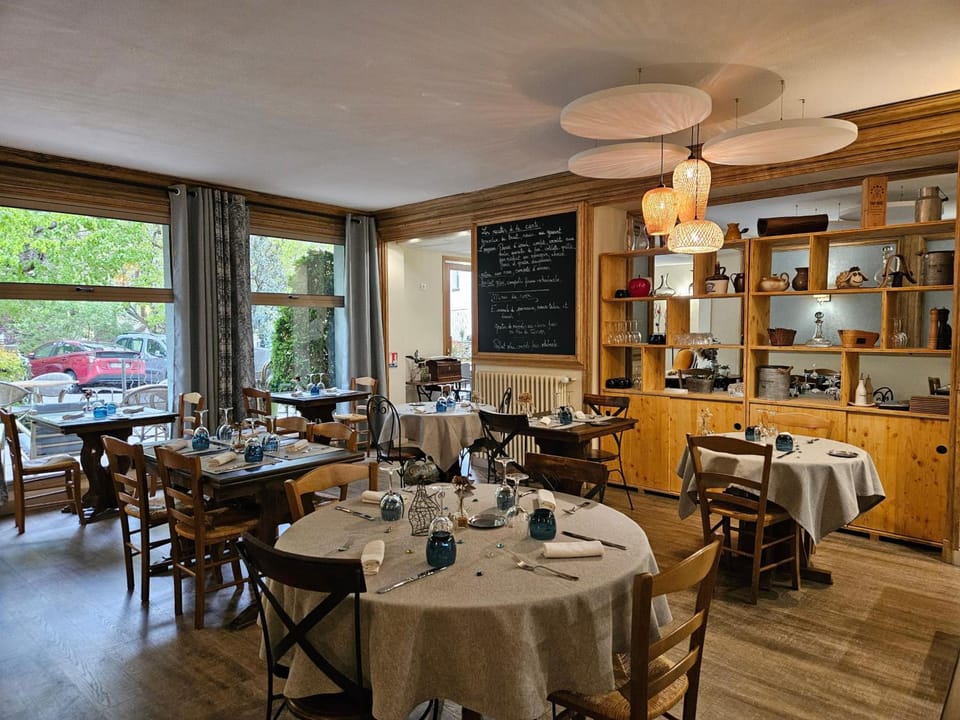 Hotel Le Mont Barral Hotel in Provence-Alpes-Côte d'Azur
