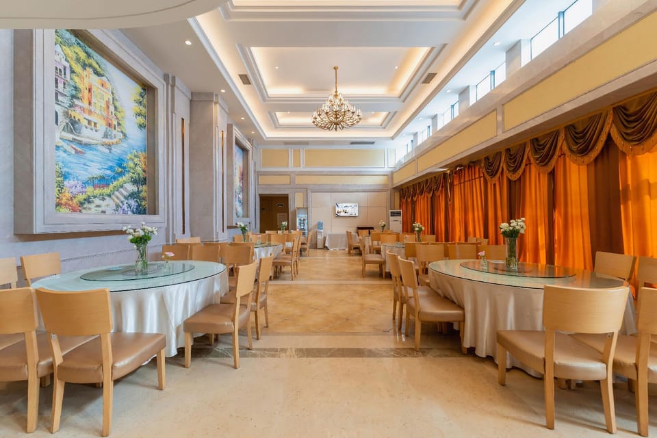 Vienna International Hotel Chongqing Ranjiaba Hotel in China