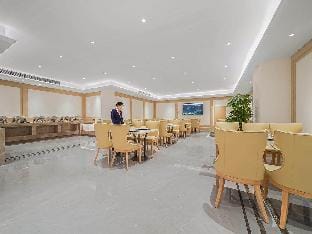 Vienna Hotel Jiangsu Jiangyin Zhouzhuang Hotel in Suzhou