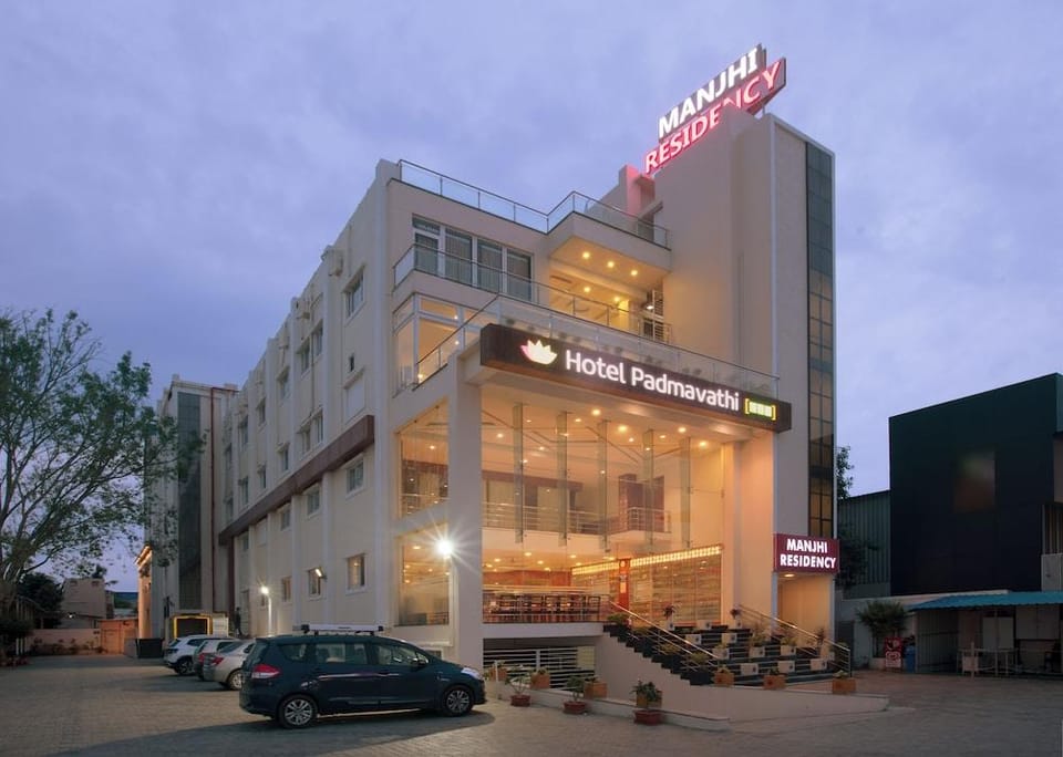 Manjhi Residency Hotel in Tamil Nadu