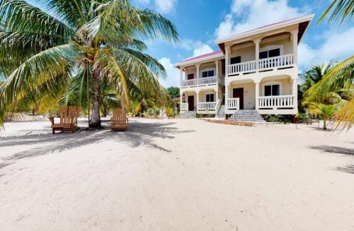 Sandy Feet Beach Rentals Hotel in Placencia