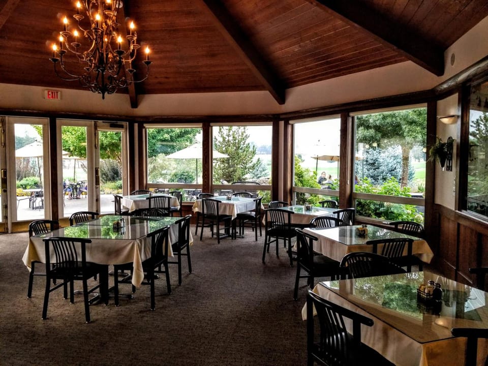 Resort at Eagle Point Golf Club Lodging Hotel in Eagle Point