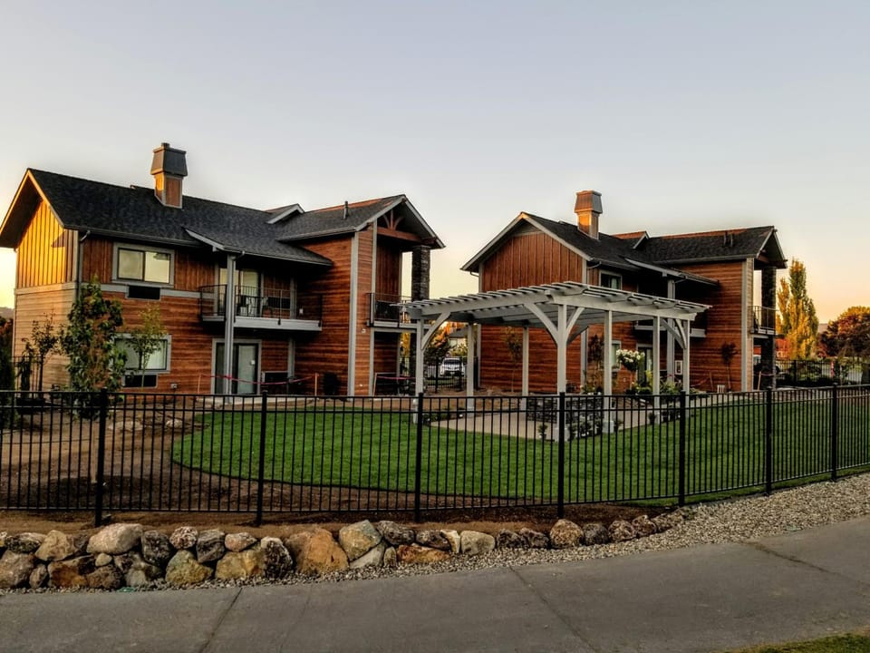 Resort at Eagle Point Golf Club Lodging Hotel in Eagle Point