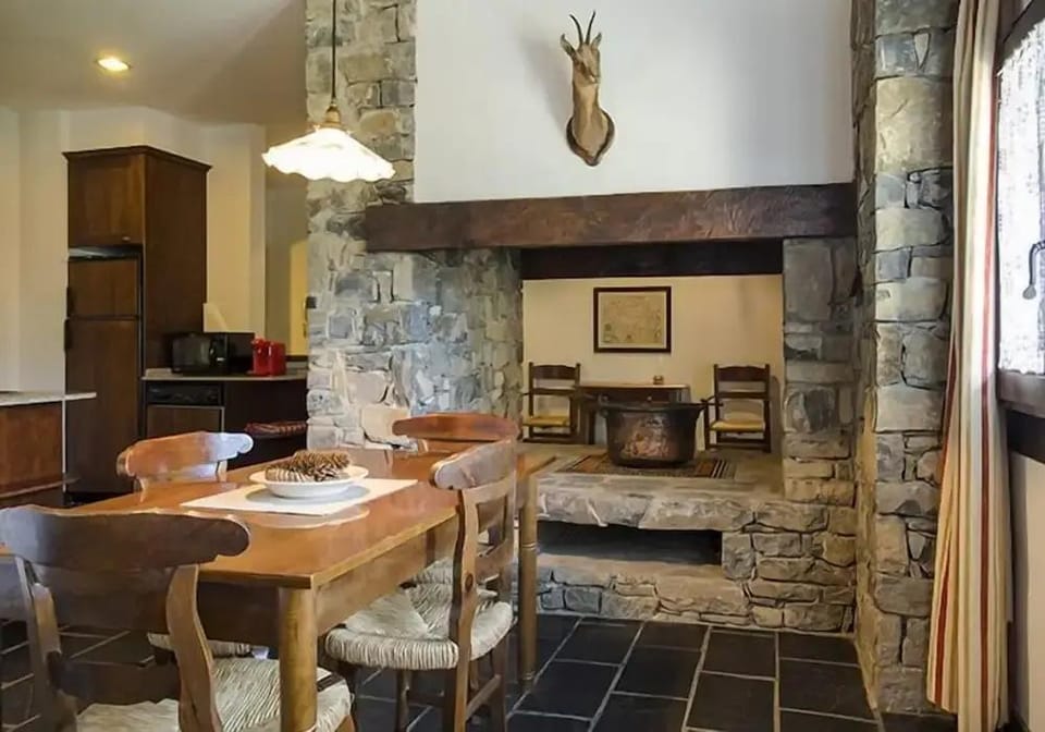 Apartamentos Linsoles Hotel in Aragon