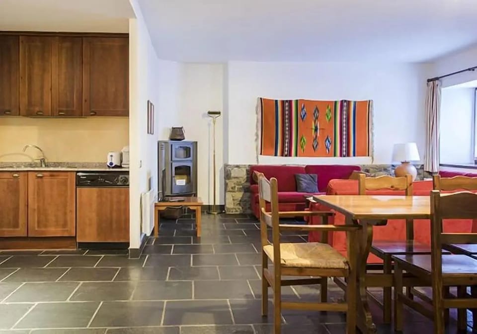 Apartamentos Linsoles Hotel in Aragon
