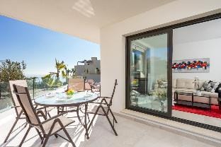 Modern apartment with pool in Benalmadena Ref 47 Hotel in Benalmadena