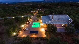 Villa Avra - With Private Pool Hotel in Crete