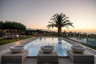 Villa Heora - The Floating Residence Hotel in Crete