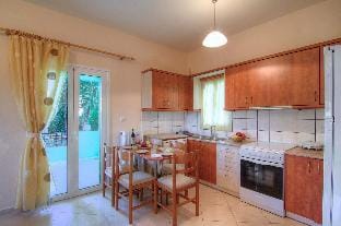 Blue Villa 2 - With Private Pool Hotel in Crete