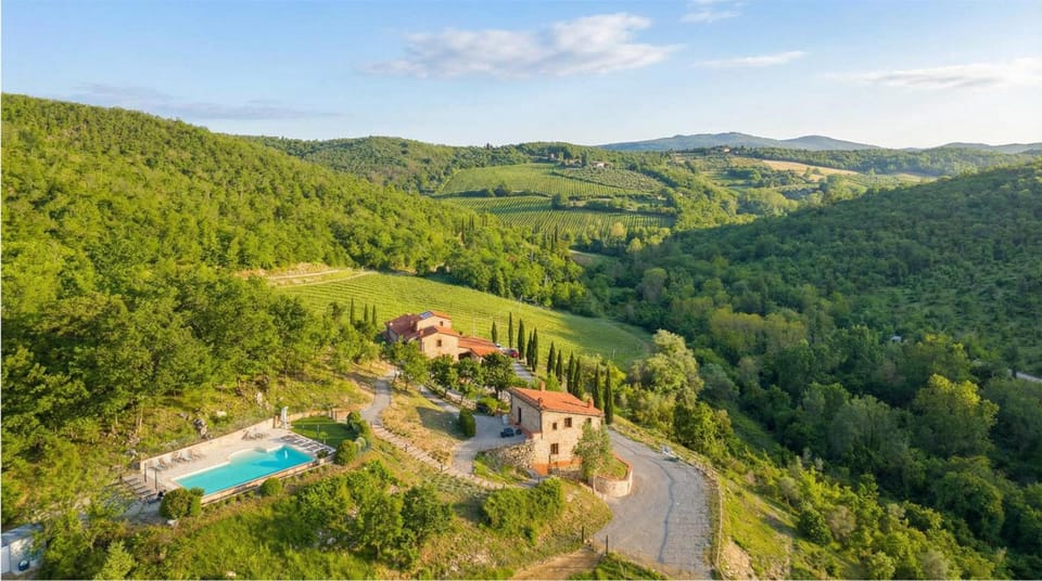 Borgo Le Noci Chianti Retreat & Pool Hotel in Radda in Chianti