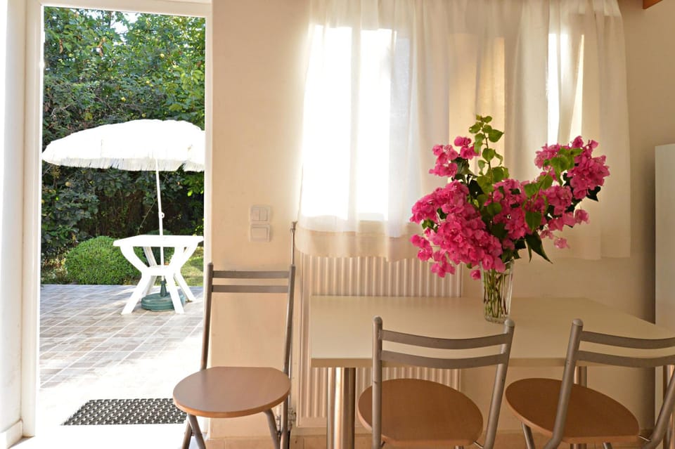 Rooms Nancy Apartment hotel in Messenia
