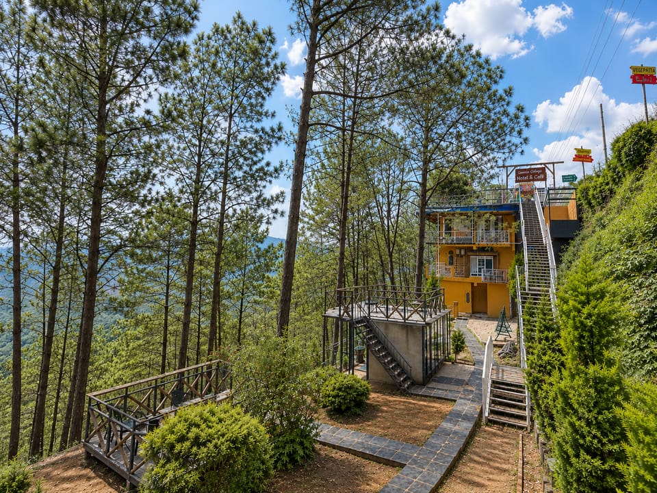 Hotel Sunrise Cottage  Resort in Himachal Pradesh