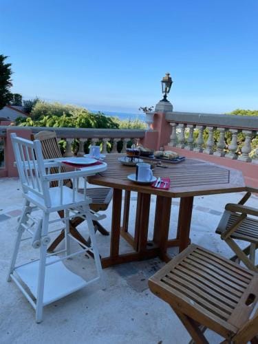 Chambre d'hotes duplex Le petit mas nicois de la Villa rose Hotel in Nice