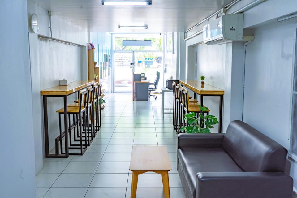 Shared lounge/TV area