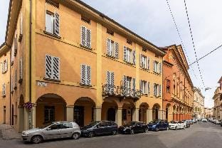 Wooden design apartment by Wonderful Italy Hotel in Bologna