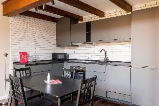 Wooden design apartment by Wonderful Italy Hotel in Bologna