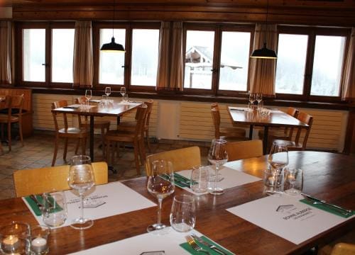 Bonne Auberge Les Bugnenets Inn in Neuchâtel, Switzerland