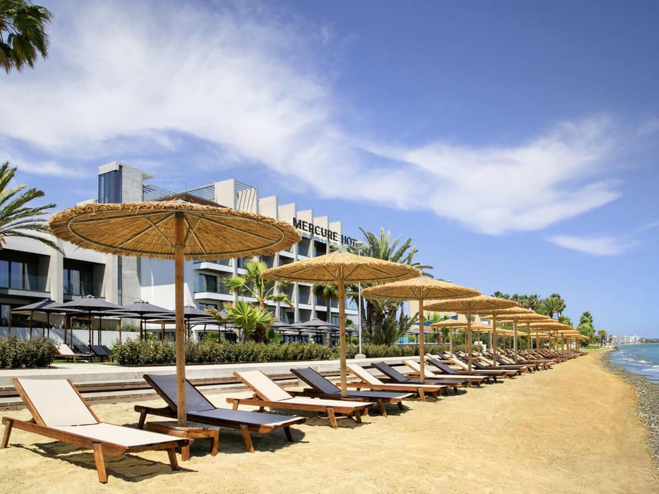 Mercure Larnaca Beach Resort Hotel in Oroklini