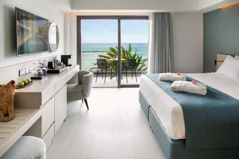 Mercure Larnaca Beach Resort Hotel in Oroklini