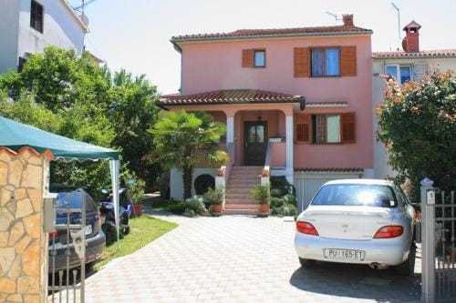 Room Adry with balcony, free parking & bikes Hotel in Rovinj