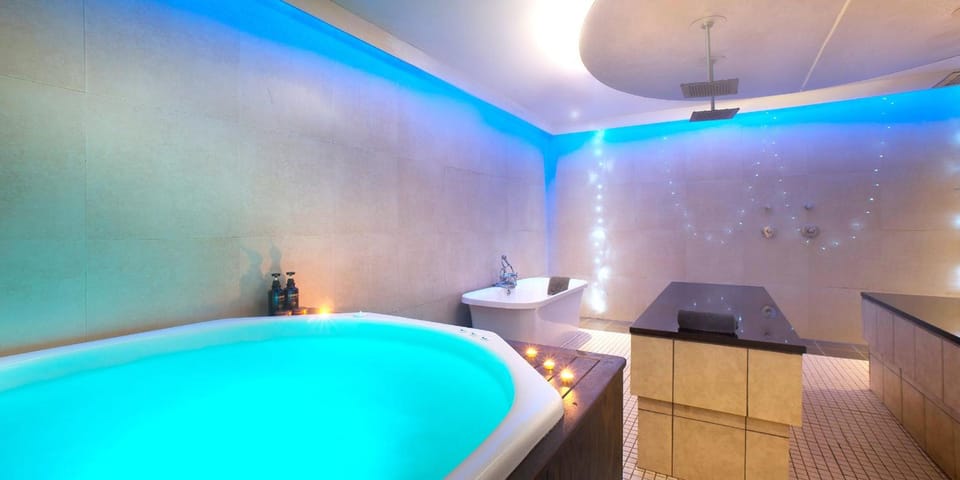 Hot tub