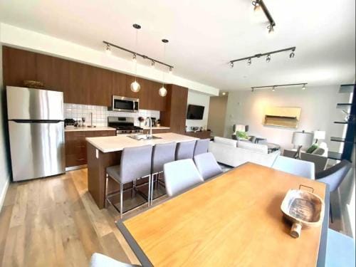 Brand New 3-Bedroom Condo in the Heart of Sidney Hotel in Sidney