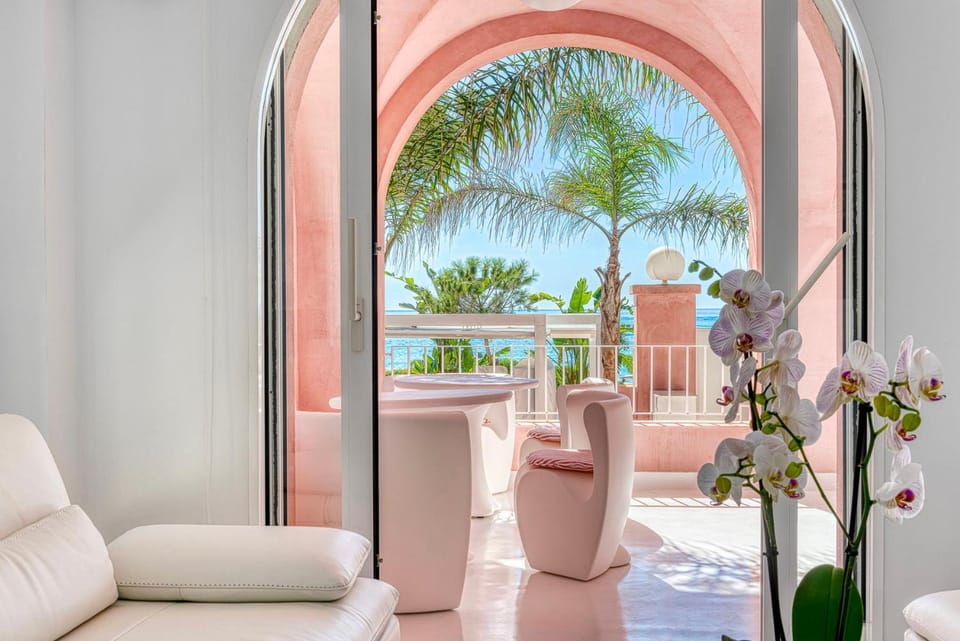 The Pink Elephant Hotel Hotel in Baix Empordà