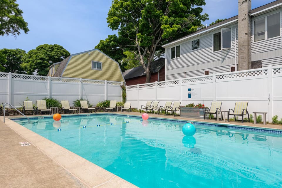 Bar Harbor Villager Motel - Downtown Motel in Acadia National Park